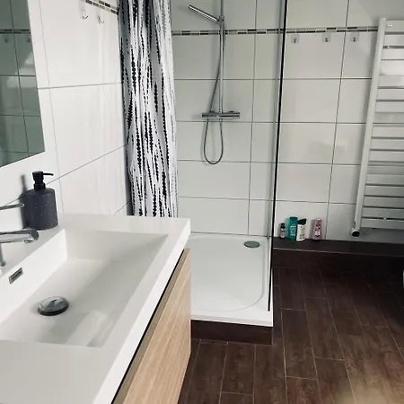 F2 Au Calme Avec Balcon Et Piscine Non Privatise Apartment Beinheim