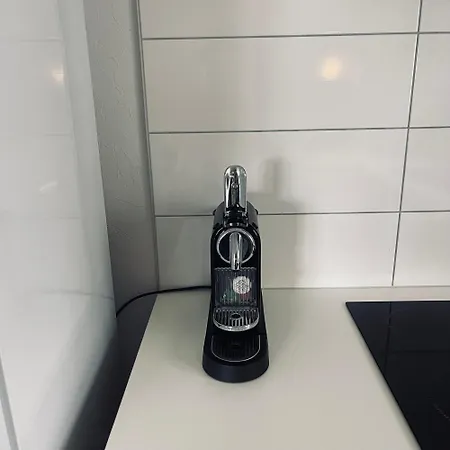 F2 Au Calme Avec Balcon Apartman *