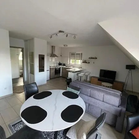 F2 Au Calme Avec Balcon Et Piscine Non Privatise Apartment