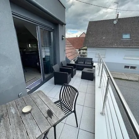 Apartamento F2 Au Calme Avec Balcon Et Piscine Non Privatisé *